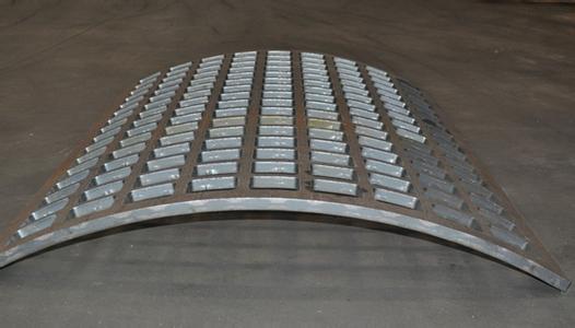 供應道路環(huán)保噪聲屏障網(wǎng)-不銹鋼沖孔網(wǎng)-材質:優(yōu)質不銹鋼板 - 產品庫存 - 勾花網(wǎng)-鋼板網(wǎng)-安平縣勝航菱形網(wǎng)廠