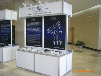 鋁合金展示柜與貨柜 價(jià)格、廠家與服務(wù)全解析——武漢榮華展示服務(wù)