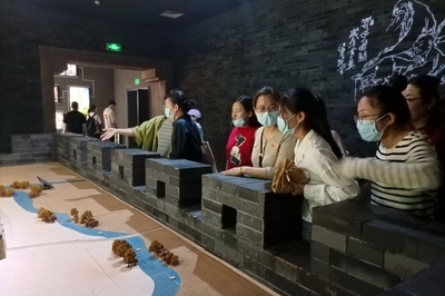 中文與傳媒系赴亳州市城市展覽館開(kāi)展主題黨日活動(dòng) 深化文化教育，服務(wù)城市發(fā)展